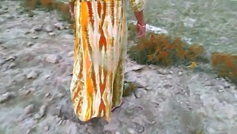 Indian Housewife And Husband Caught Outdoors, Filmed In Dog Style